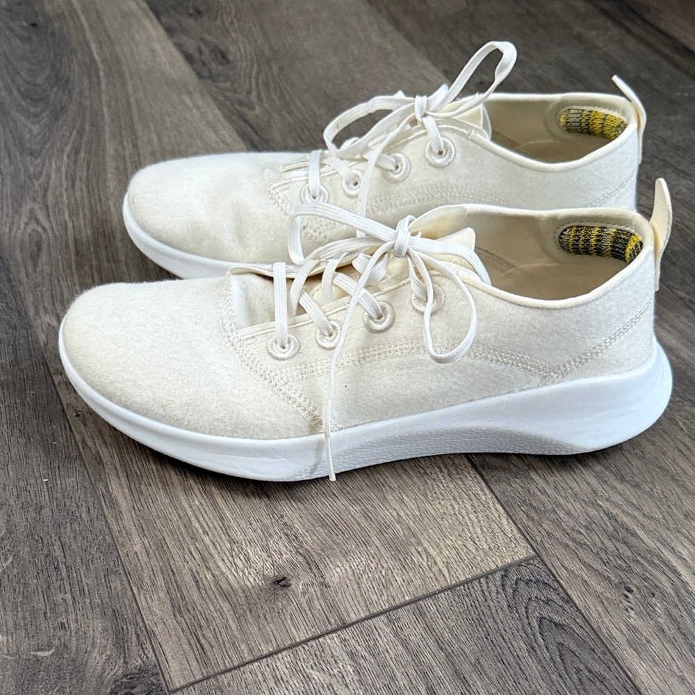 Stylish  canvas  Cream Sneakers